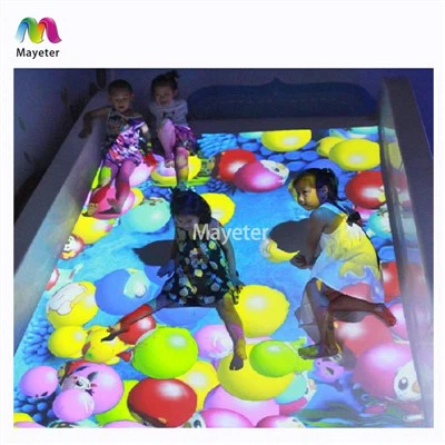 Projektory s krátkou projekční vzdáleností a krátkou projekční vzdáleností Projekce s multimediálním přehrávačem pro děti